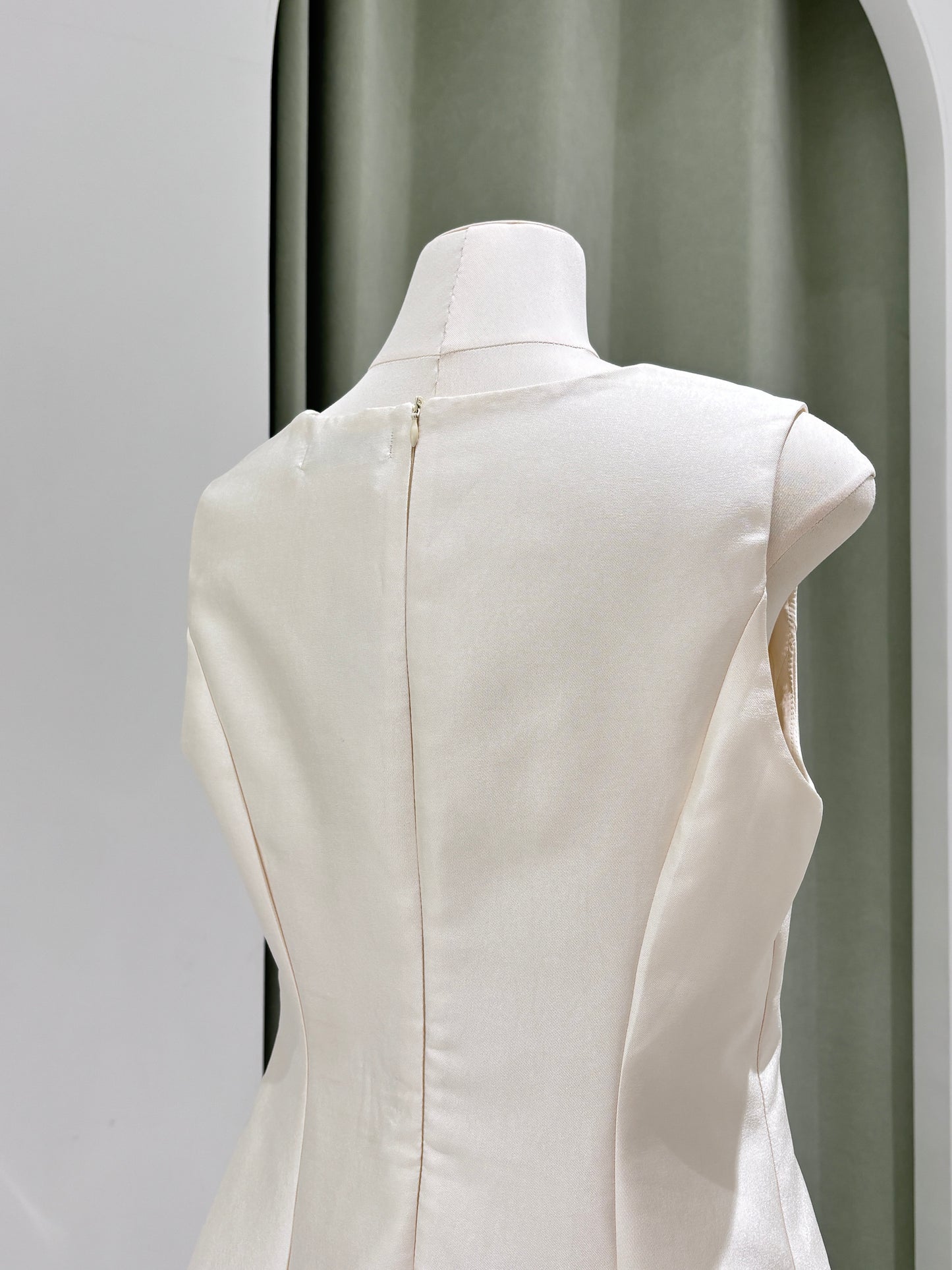 1169|千金感滑面连身裙