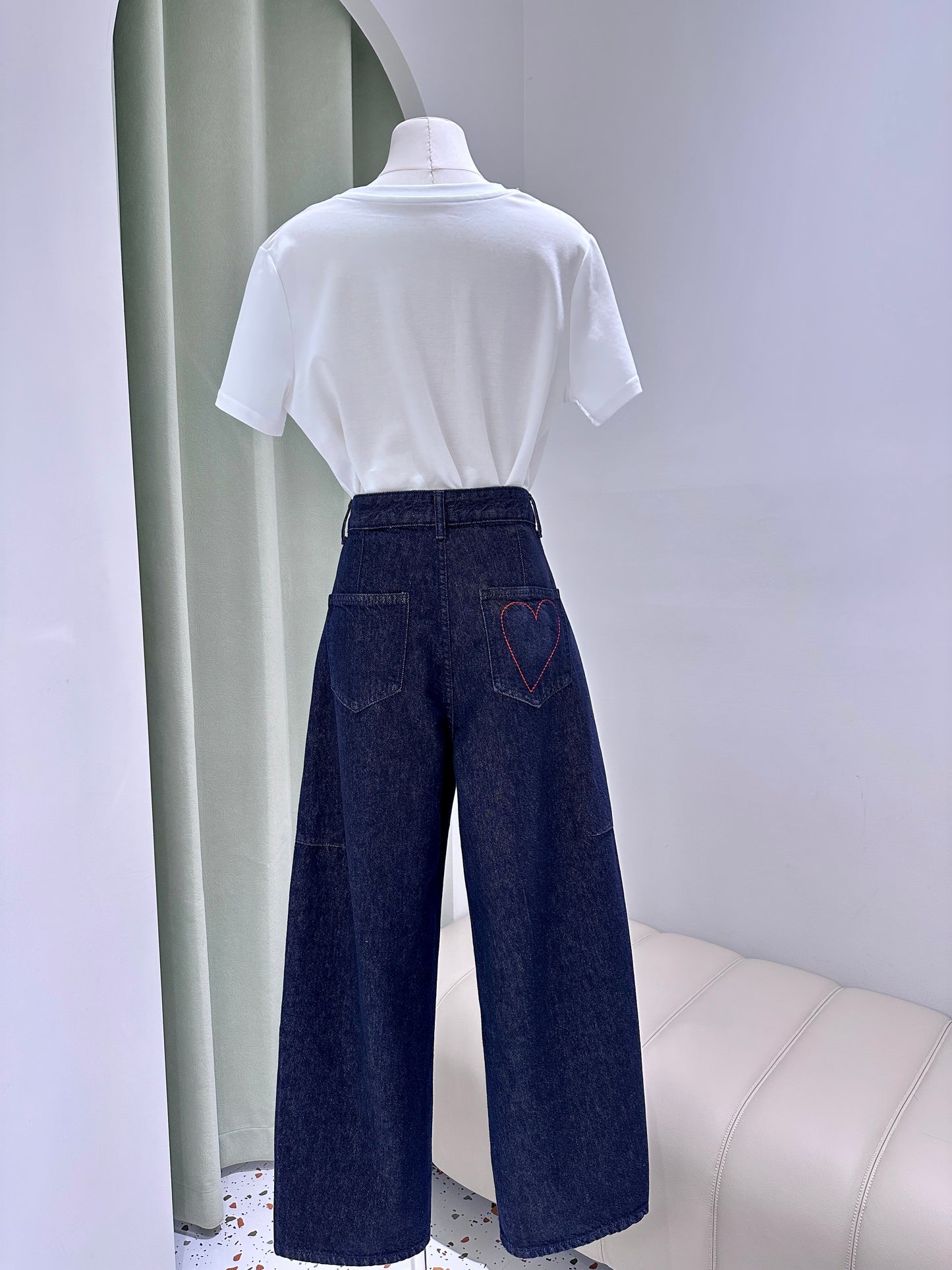 1335｜刺绣桃心牛仔裤