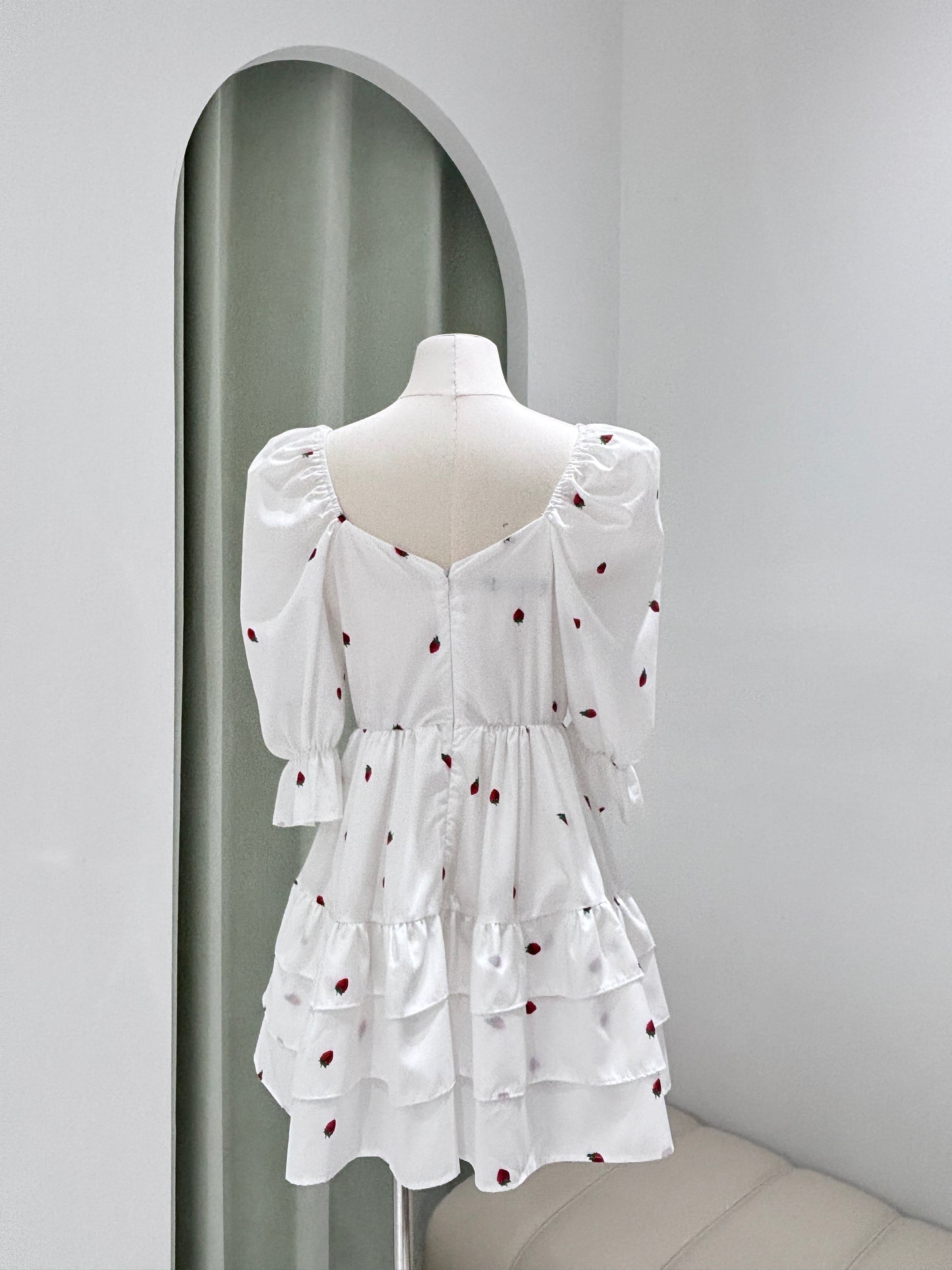 1063｜泡泡袖连身裙