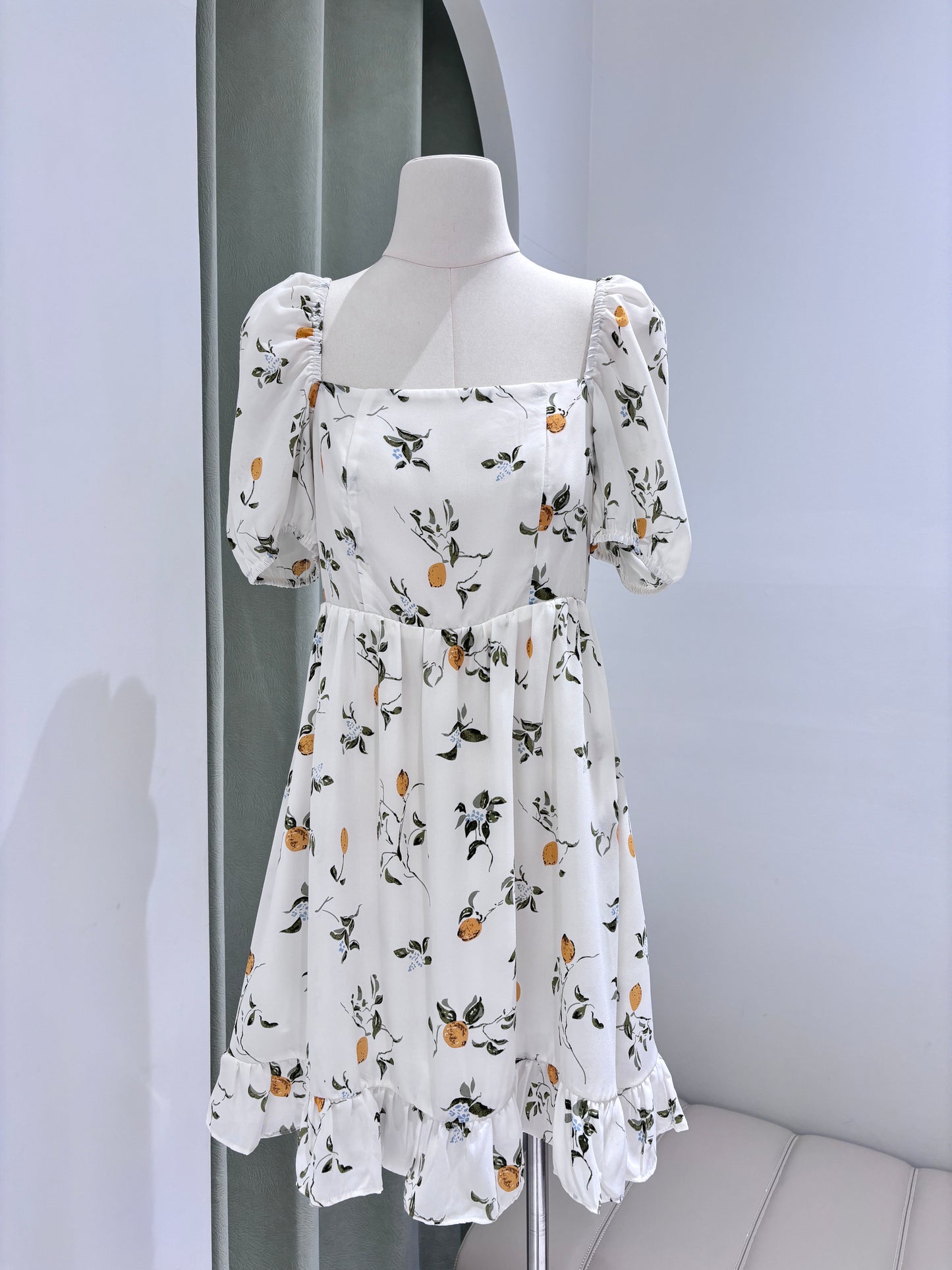 1074｜泡泡袖连身裙