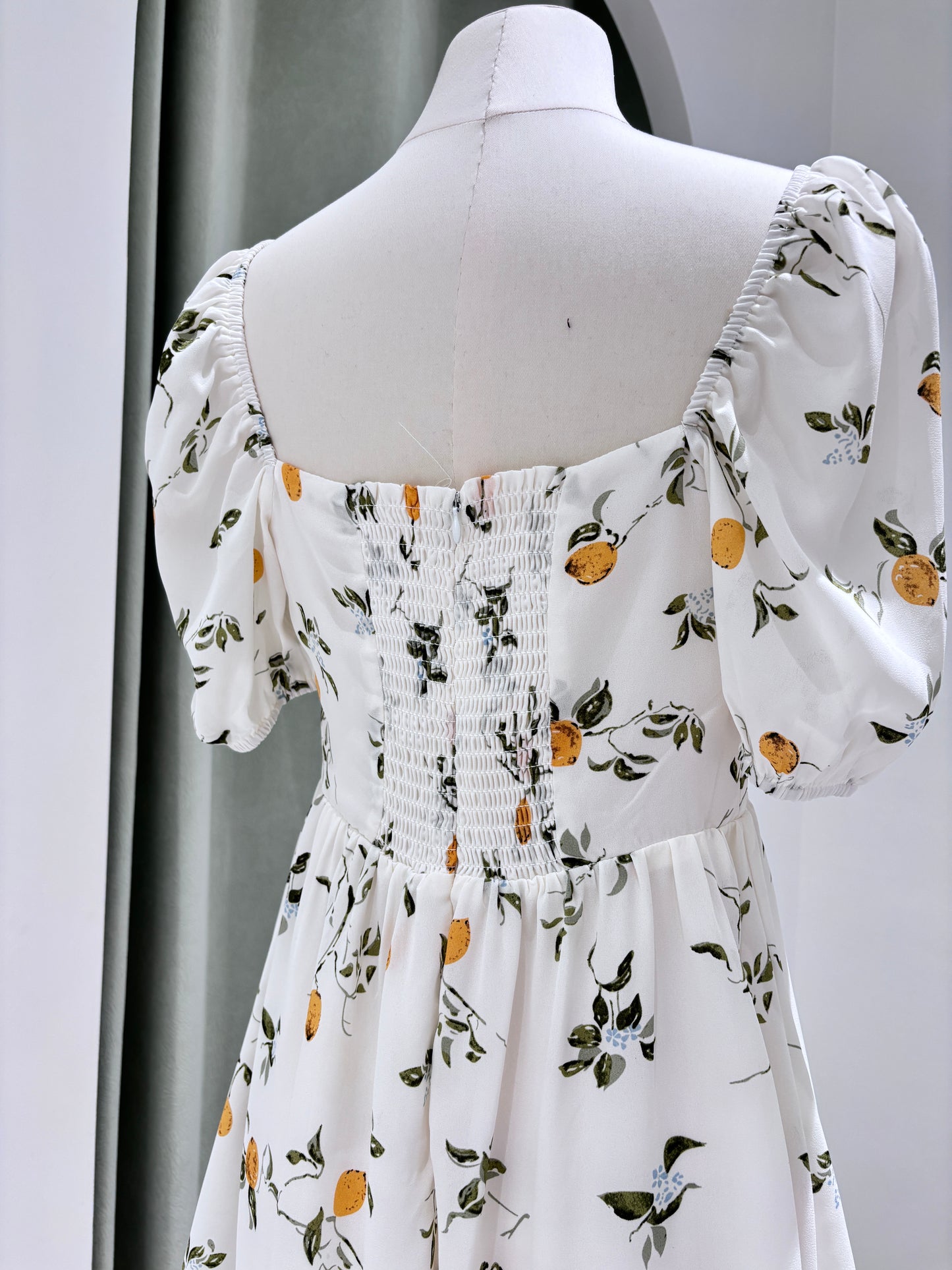 1074｜泡泡袖连身裙